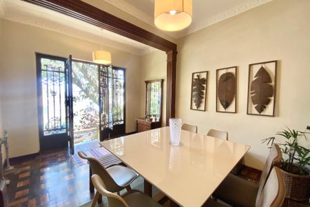 Casa à venda com 300m², 5 quartos e sem vagaSala 