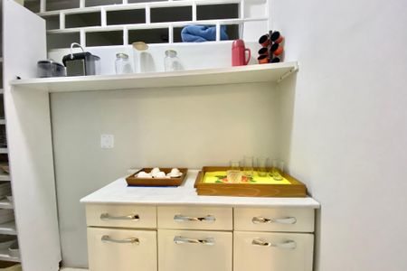 Casa à venda com 300m², 5 quartos e sem vagaDispensa