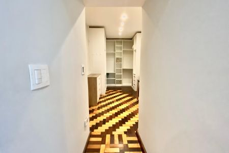 Casa à venda com 300m², 5 quartos e sem vagaCloset quarto 3