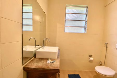 Casa à venda com 300m², 5 quartos e sem vagaBanheiro 2