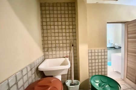 Casa à venda com 300m², 5 quartos e sem vagaÁrea de Serviço