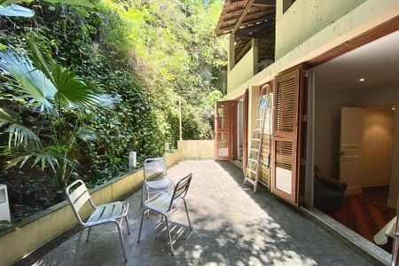 Casa à venda com 300m², 5 quartos e sem vagaVaranda