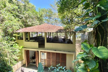 Casa à venda com 300m², 5 quartos e sem vagaQuintal