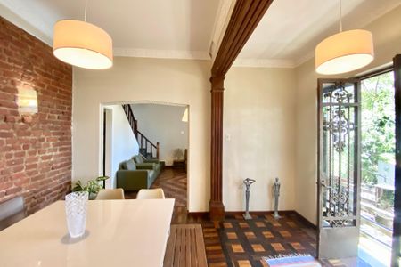 Casa à venda com 300m², 5 quartos e sem vagaSala 