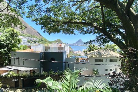 Casa à venda com 300m², 5 quartos e sem vagaVista