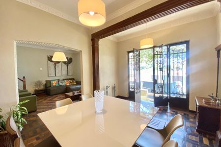 Casa à venda com 300m², 5 quartos e sem vagaSala 