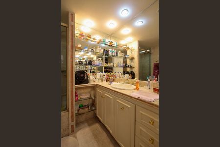 Apartamento à venda com 430m², 6 quartos e 2 vagasBanheiro da Suíte 2