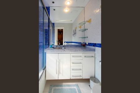 Apartamento à venda com 430m², 6 quartos e 2 vagasBanheiro da Suíte