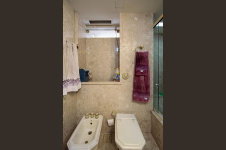 Apartamento à venda com 430m², 6 quartos e 2 vagasBanheiro da Suíte 2