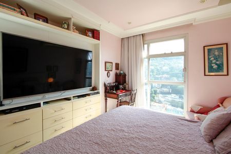 Apartamento à venda com 430m², 6 quartos e 2 vagasSuíte 2