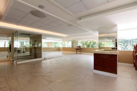 Apartamento à venda com 430m², 6 quartos e 2 vagasÁrea comum - Salão de festas