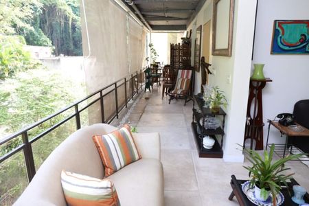 Casa à venda com 315m², 4 quartos e 2 vagas