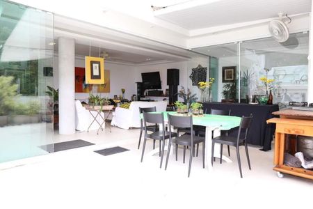 Casa à venda com 315m², 4 quartos e 2 vagas