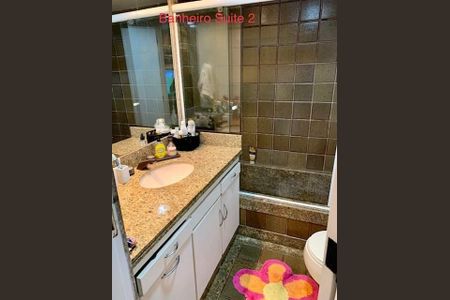 Apartamento à venda com 216m², 4 quartos e 2 vagas