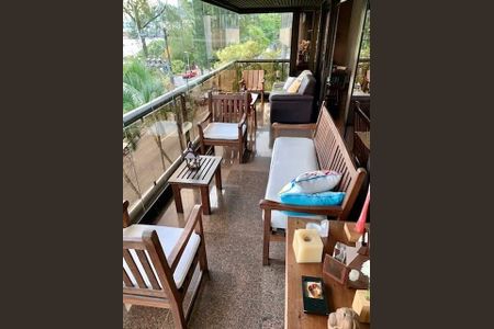 Apartamento à venda com 216m², 4 quartos e 2 vagas