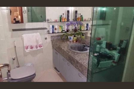 Apartamento à venda com 77m², 2 quartos e sem vaga