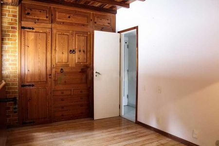 Casa à venda com 1028m², 4 quartos e 3 vagas