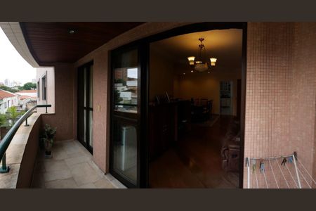 Apartamento à venda com 123m², 4 quartos e 2 vagas Apartamento à venda com 123m², 4 quartos e 2 vagasVARANDA