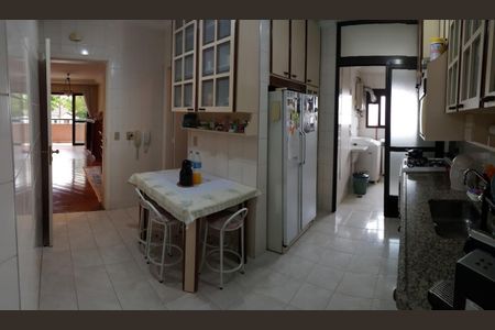 Apartamento à venda com 123m², 4 quartos e 2 vagas Apartamento à venda com 123m², 4 quartos e 2 vagasCOZINHA