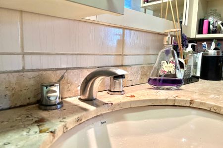 Apartamento à venda com 76m², 2 quartos e 1 vagaBanheiro Social