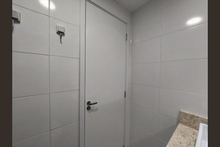 Apartamento à venda com 38m², 2 quartos e sem vaga Apartamento à venda com 38m², 2 quartos e sem vagaBanheiro Social