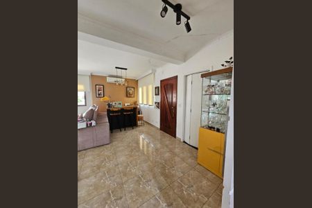 Casa à venda com 140m², 3 quartos e 5 vagas Casa à venda com 140m², 3 quartos e 5 vagasFoto 06