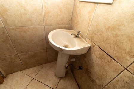 Casa à venda com 965m², 4 quartos e 4 vagas Casa à venda com 965m², 4 quartos e 4 vagasCasa 2 - Lavabo