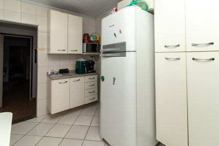 Casa à venda com 965m², 4 quartos e 4 vagas Casa à venda com 965m², 4 quartos e 4 vagasCasa 2 - Cozinha