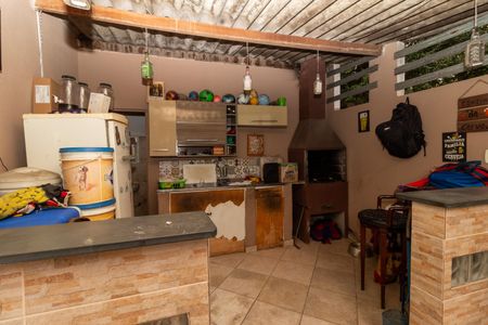 Casa à venda com 965m², 4 quartos e 4 vagas Casa à venda com 965m², 4 quartos e 4 vagasCasa 2 - Churrasqueira