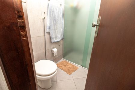 Casa à venda com 965m², 4 quartos e 4 vagas Casa à venda com 965m², 4 quartos e 4 vagasCasa 2 - Banheiro