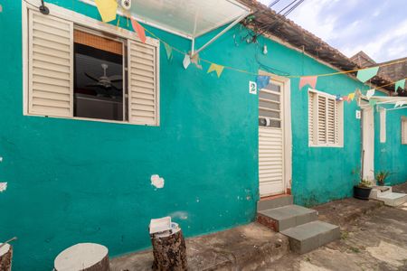 Casa à venda com 965m², 4 quartos e 4 vagas Casa à venda com 965m², 4 quartos e 4 vagasQuintal dos Fundos