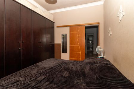 Casa à venda com 965m², 4 quartos e 4 vagas Casa à venda com 965m², 4 quartos e 4 vagasCasa 2 - Quarto 2