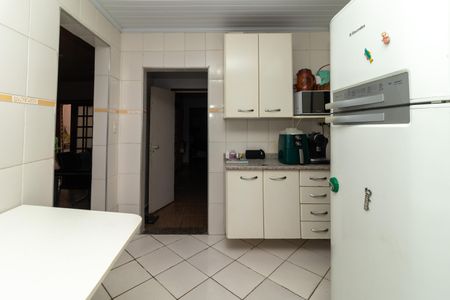 Casa à venda com 965m², 4 quartos e 4 vagas Casa à venda com 965m², 4 quartos e 4 vagasCasa 2 - Cozinha