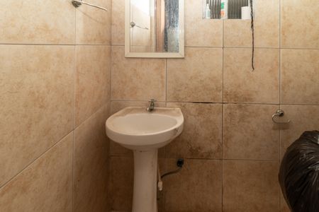 Casa à venda com 965m², 4 quartos e 4 vagas Casa à venda com 965m², 4 quartos e 4 vagasCasa 2 - Lavabo