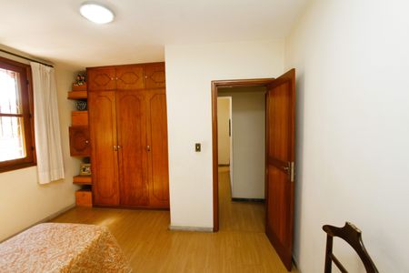 Casa à venda com 340m², 4 quartos e 2 vagasQuarto 2