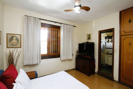 Casa à venda com 340m², 4 quartos e 2 vagas Suíte