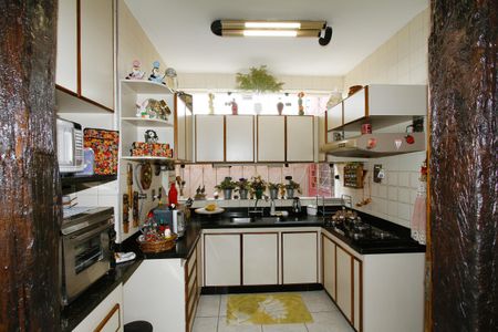 Casa à venda com 340m², 4 quartos e 2 vagasCozinha