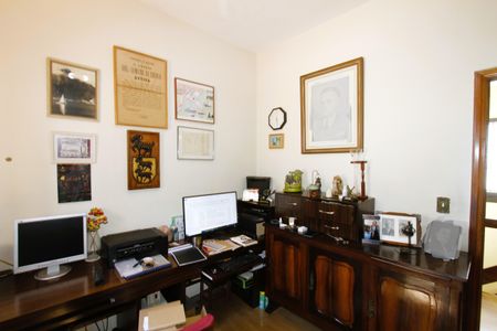 Casa à venda com 340m², 4 quartos e 2 vagasQuarto 1