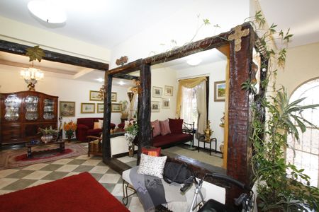 Casa à venda com 340m², 4 quartos e 2 vagasSala