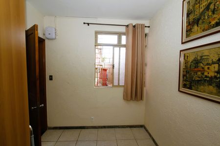 Casa à venda com 340m², 4 quartos e 2 vagasQuarto de Serviço