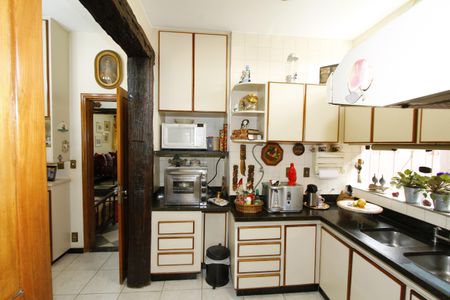 Casa à venda com 340m², 4 quartos e 2 vagasCozinha