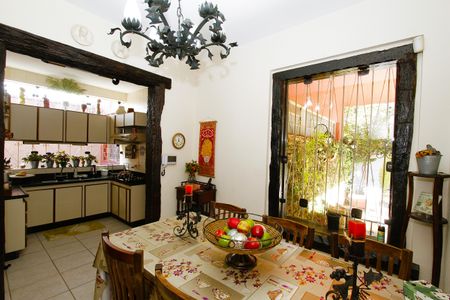 Casa à venda com 340m², 4 quartos e 2 vagasCopa