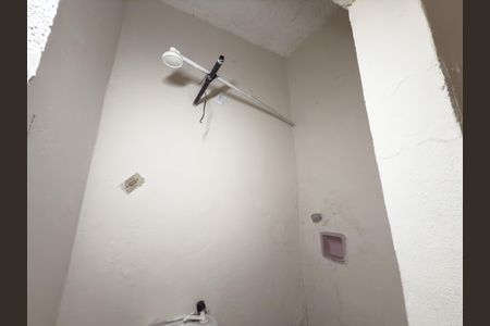 Casa à venda com 90m², 3 quartos e 1 vagaÁrea de Serviço - Banheiro