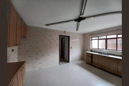 Casa à venda com 110m², 2 quartos e 2 vagas Casa à venda com 110m², 2 quartos e 2 vagasCozinha