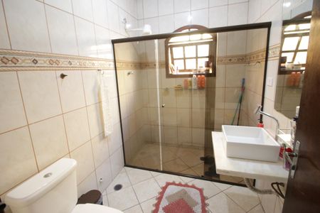 Casa à venda com 156m², 3 quartos e 1 vagaBanheiro