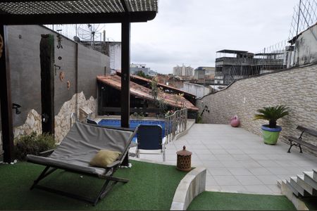 Casa à venda com 206m², 4 quartos e 4 vagasÁrea da Piscina