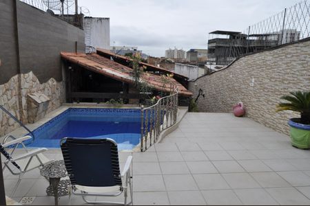 Casa à venda com 206m², 4 quartos e 4 vagasÁrea da Piscina