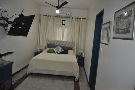 Casa à venda com 206m², 4 quartos e 4 vagasSuíte 1