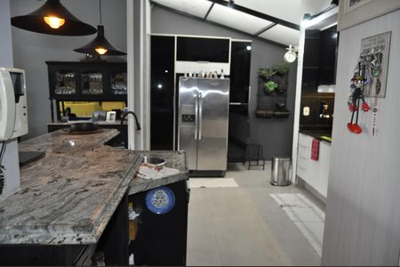 Casa à venda com 206m², 4 quartos e 4 vagasCozinha