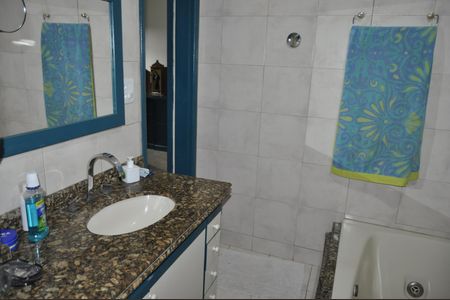 Casa à venda com 206m², 4 quartos e 4 vagasBanheiro da Suíte 1